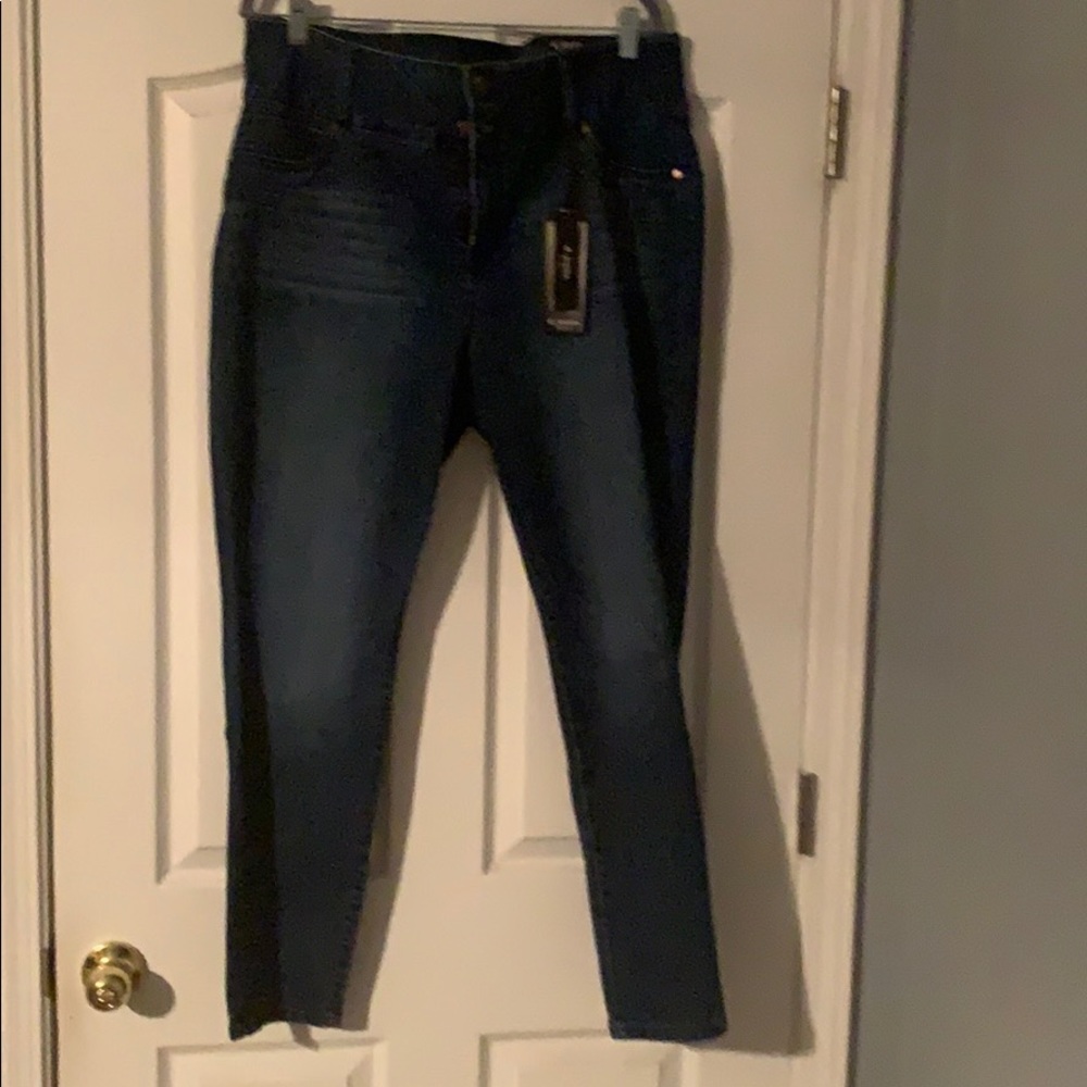 High waisted jeans